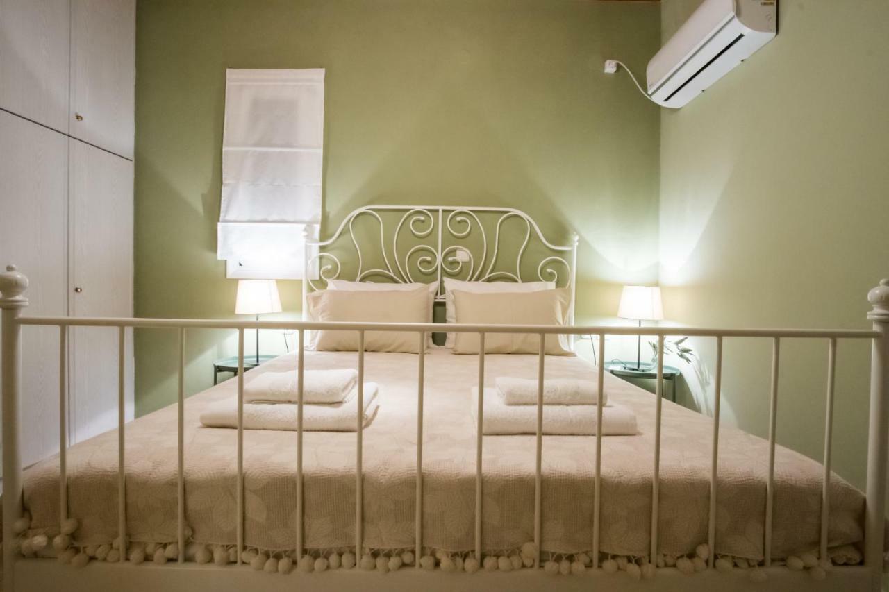 Almond Trees Cottage Divarata Екстер'єр фото
